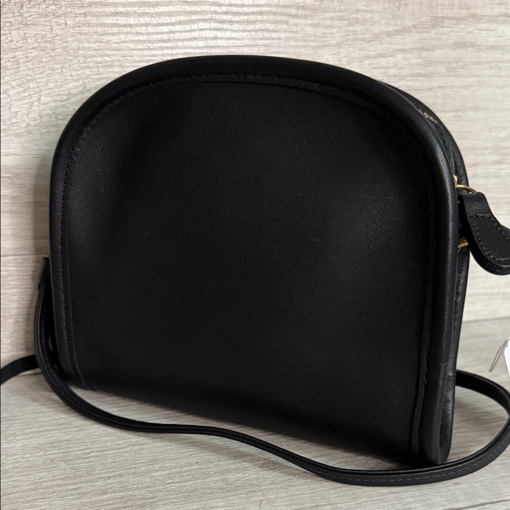 Coach Vintage Black Leather Crossbody Bag; Excellent Vintage Condition - Picture 4 of 11
